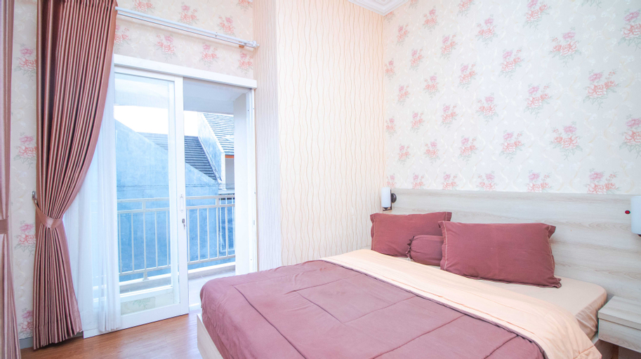 Bedroom 2, Villa Bromo 28 with Balcony, Malang