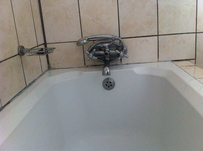 Bathroom 3, Gomwe Guest Inn, Tutume