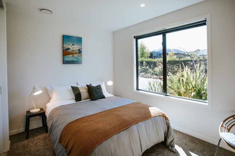 Bedroom 2, Minaret Ridge - Family friendly, Queenstown-Lakes