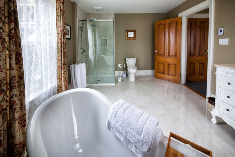 Bathroom 3, Maplehurst Manor B&B, Westmorland