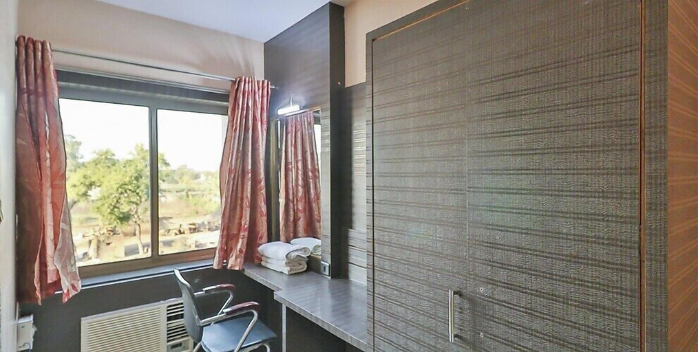 Others 3, Hotel Radhika, Katni