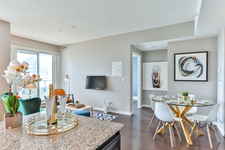 Others 4, Liberty Village Condo w Parking, Toronto