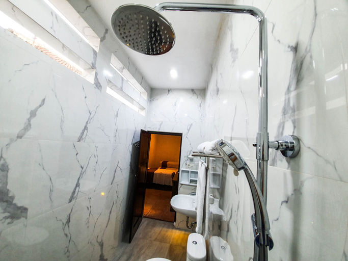 Bathroom 4, Tiongkok Kecil Heritage Lasem, Rembang