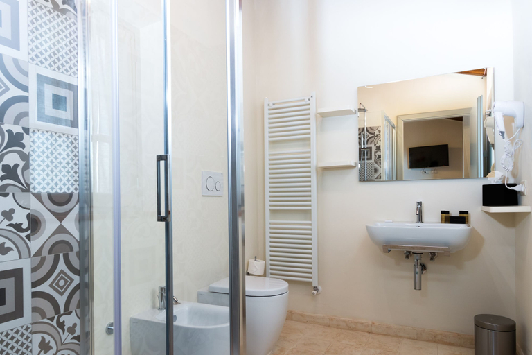 Bathroom 4, Chimera Tuscany Resort, Arezzo