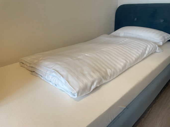 Bedroom 4, Seehotel Geestland GmbH, Cuxhaven