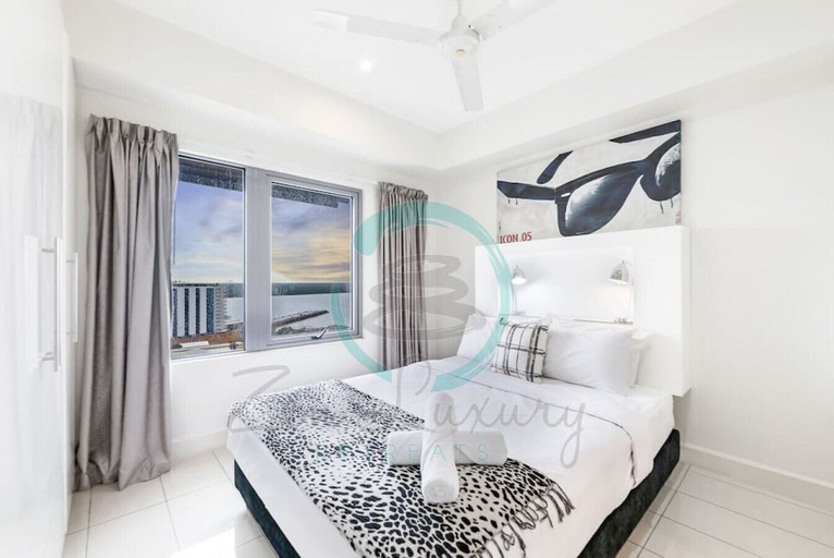 Bedroom 1, ZEN OCEAN REEF - Cozy 2BR Sea View Apt, City - Inner