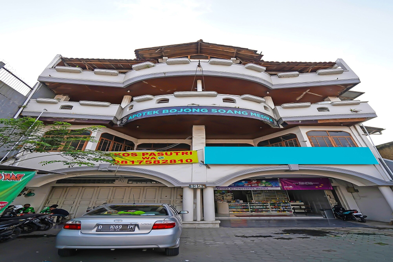 Exterior & Views 1, Hotel O 139 Guest House, Bandung