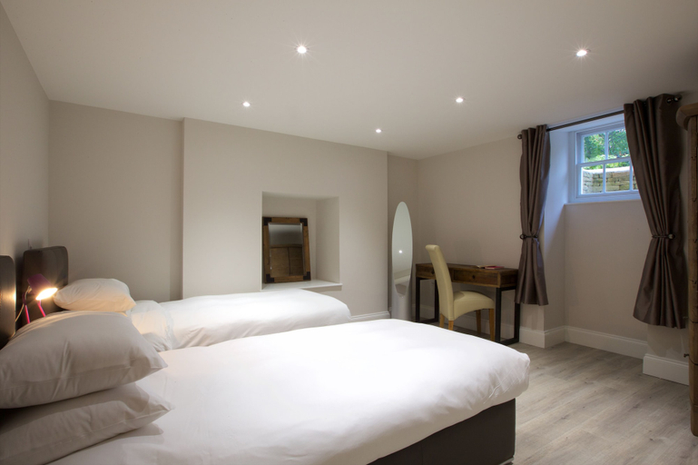 Bedroom 2, Railway Apartments, Gloucestershire
