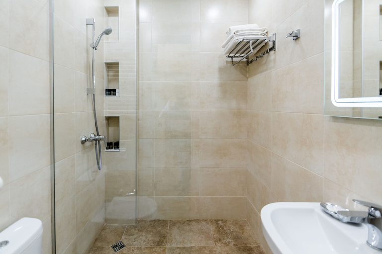 Bathroom 3, Dat Exx on Freedom Square, Tbilisi