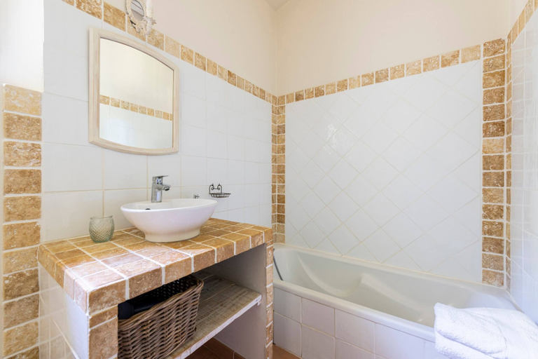 Bathroom 5, Mas de Lure, Bouches-du-Rhône