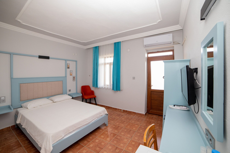 Bedroom 3, Yakamoz Otel, Gökçeada