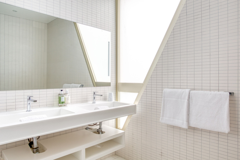 Bathroom 5, La Vague De Saint Paul, Alpes-Maritimes