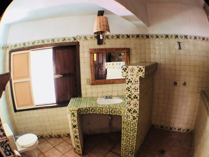 Bathroom 4, Altamira Mazunte, Dist. Pochutla