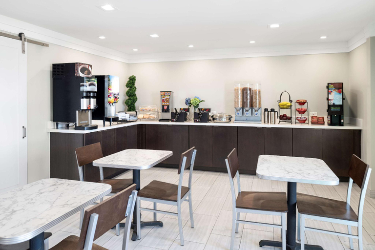 Food & Drinks 5, SureStay by Best Western San Diego Pacific Beach, San Diego