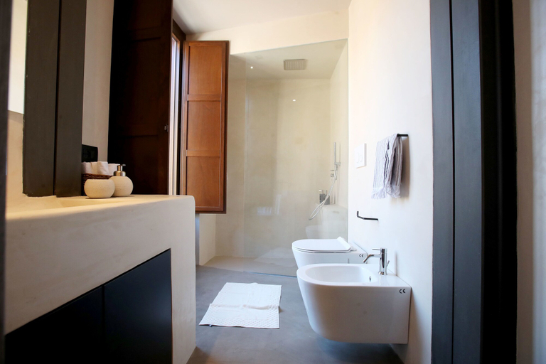Bathroom 5, Casa Nostra Luxury Suites, Palermo
