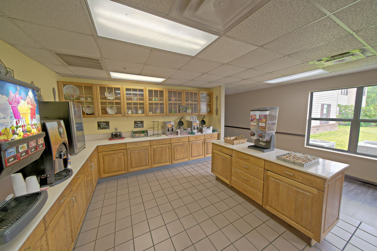 Food & Drinks 5, All Season Suites, Sevier