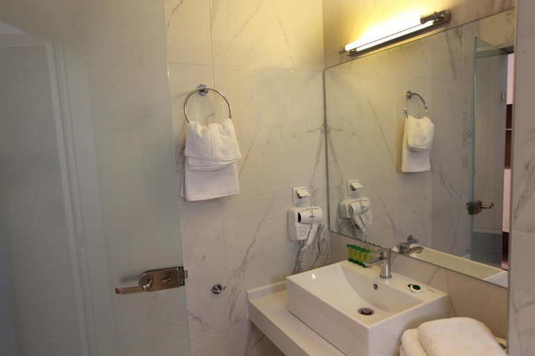 Bathroom 4, Cretan Beach Resort - Adults Only, Crete