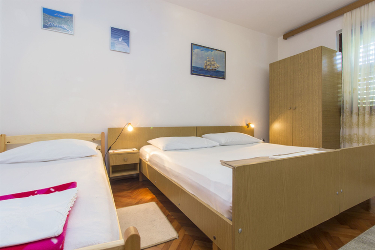 Bedroom 3, Apartments Slavica, Primošten