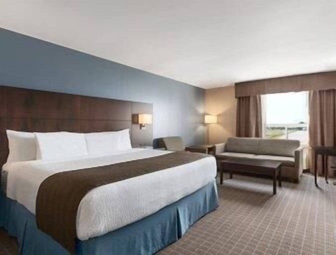 Bedroom 2, Days Inn by Wyndham Stephenville, Division No. 4