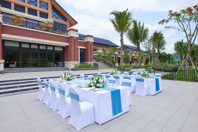 Food & Drinks 4, Four Points By Sheraton Hainan, Qiongzhong, Hainan