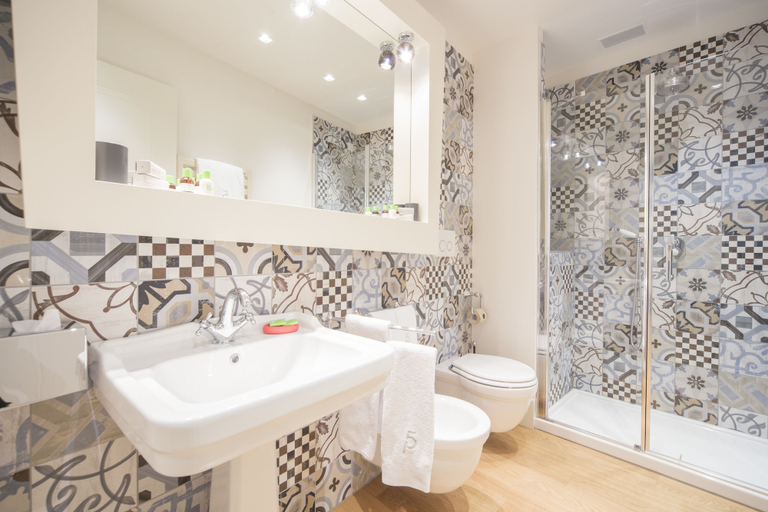 Bathroom 4, Cinque Luxury Rooms, Verona