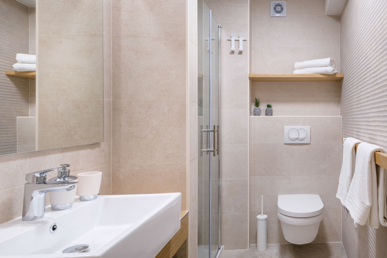 Bathroom 3, Fenice Palace, Šibenik
