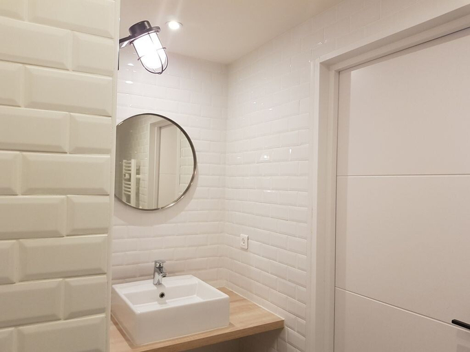 Bathroom 4, Les Lauriers, Var