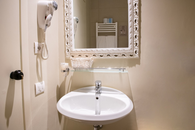Bathroom 3, Albergo Trattoria Alessi, Brescia