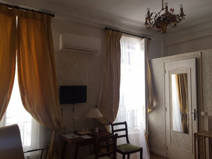 Others 5, Hotel Cronstadt, Alpes-Maritimes