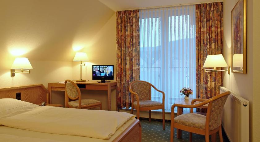 Bedroom, Landhotel Lippischer Hof, Lippe