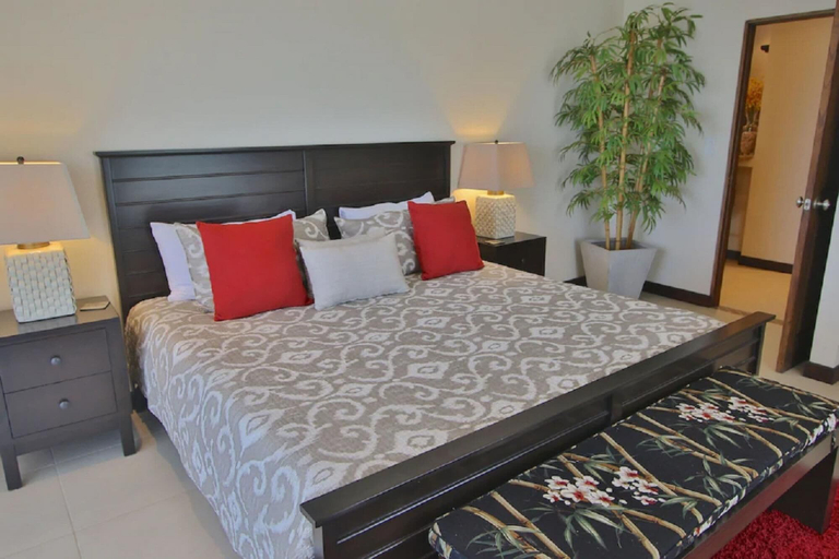 Room 5, Pool Balcony Oceanview King Parking Full Kitchen - Flamingo Towers 25, Santa Cruz