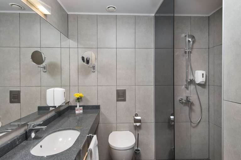 Bathroom 5, HVD Viva Club Hotel - Ultra All Inclusive, Varna