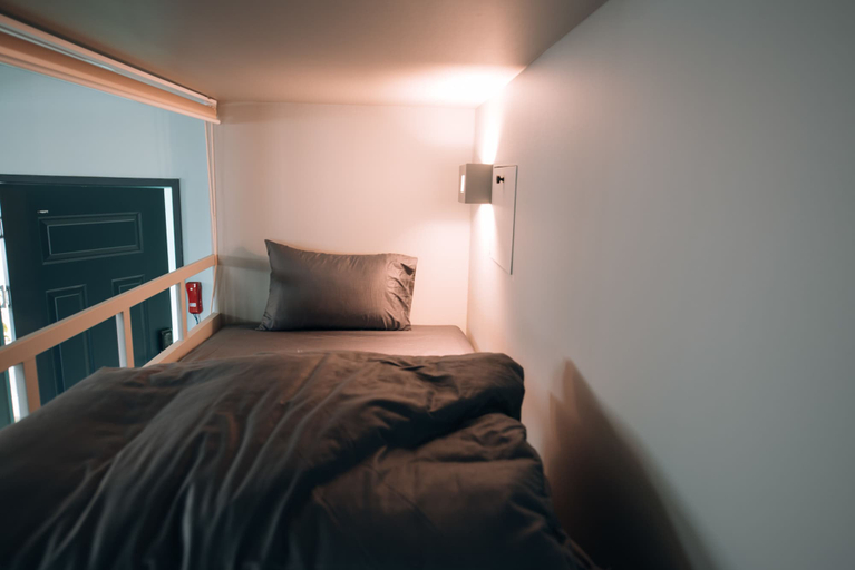 Others 4, Midtown Hostel, Buk