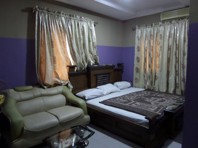 Bedroom 3, De Love Hotel, Ikeja