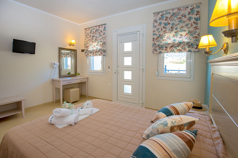 Bedroom 2, Sole Mare, East Macedonia and Thrace