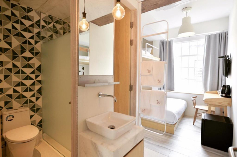 Bathroom 5, The Pattern Boutique Hotel, Khlong San