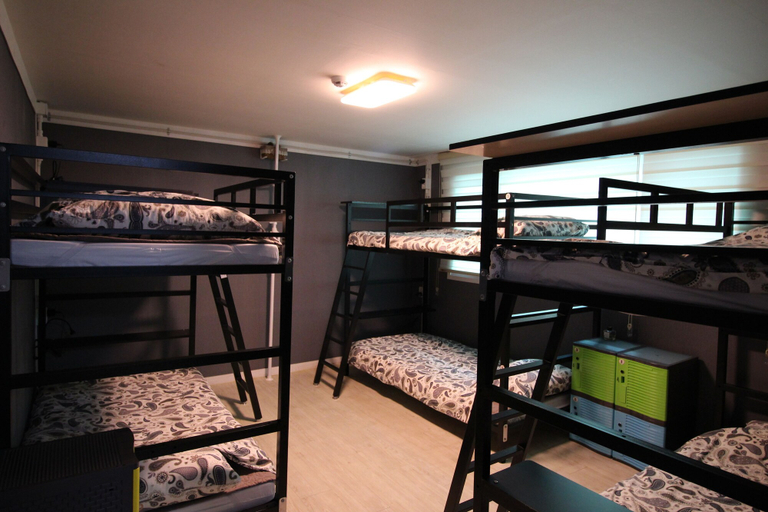 Bedroom 4, Bunk Guest House - Hostel, Mapo