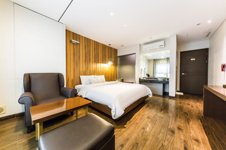 Bedroom 16