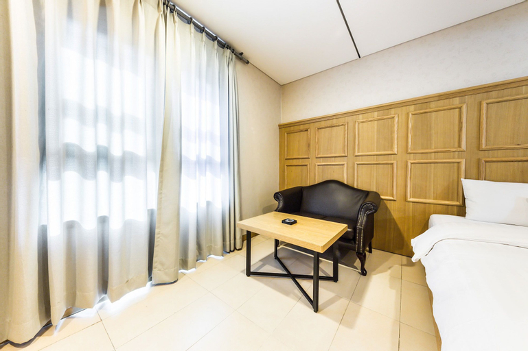 Bedroom 12