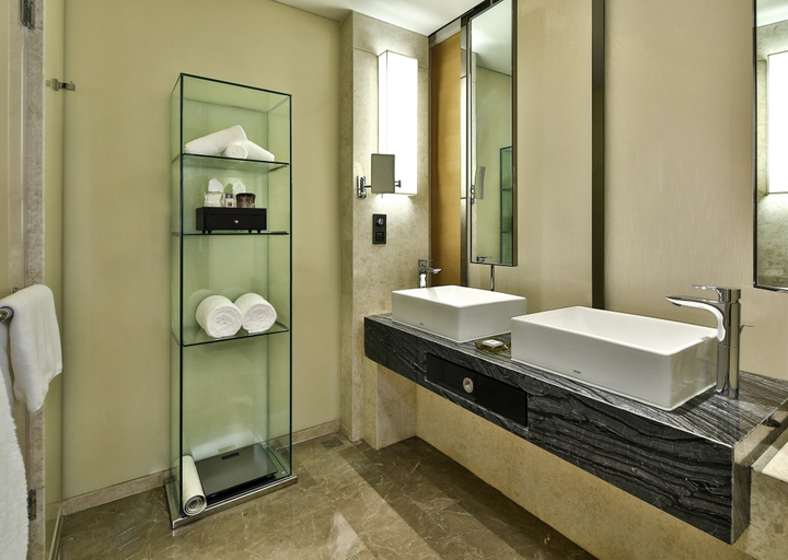Bathroom 4, Crowne Plaza CHENGDU WENJIANG by IHG, Chengdu