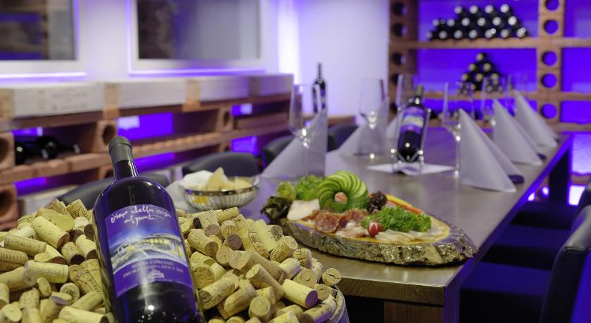 Food & Drinks 5, Hotel Al Ponte, Wangen