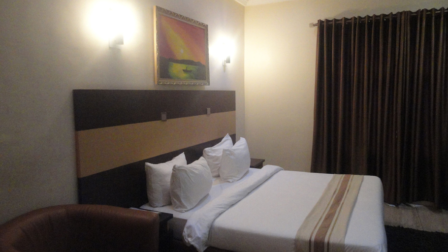 Bedroom 2, Caesar's Court Hotel and Suites, Abeokuta South