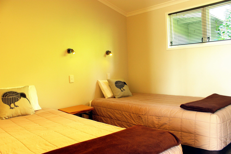 Bedroom 3, Te Awa Motel, Wanganui