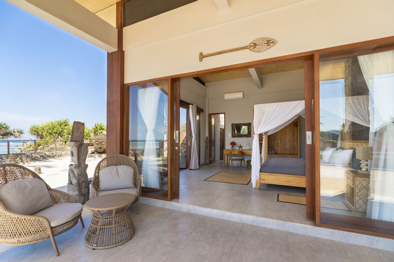 Exterior & Views 5