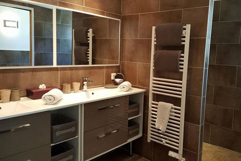 Bathroom 5, Le Jas de Joucas, Vaucluse