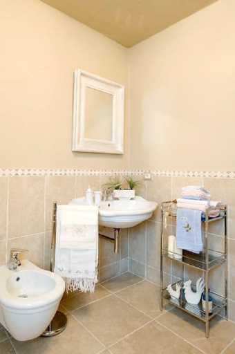 Bathroom 5, Agriturismo Petrognano, Florence
