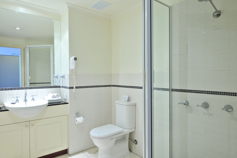 Bathroom 5, Mantra on the Inlet Port Douglas, Douglas