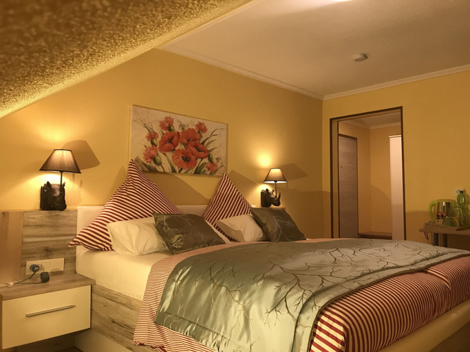 Bedroom 1, Moselina Gastezimmer und Ferienwohnung, Cochem-Zell