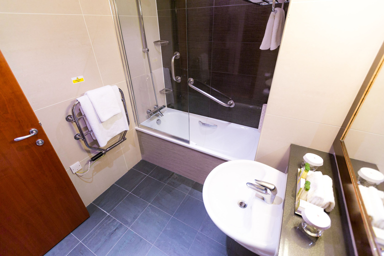 Bathroom 4, DoubleTree by Hilton London West End, London