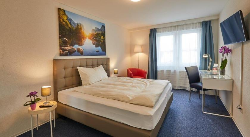 Bedroom 3, Hotel Ambassador, Solothurn